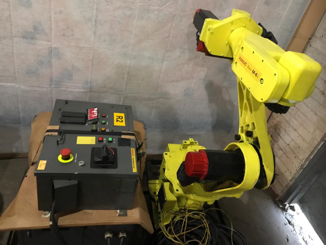 Fanuc M-6i Rj2 | Industrial Robot | Universal Robotic inc